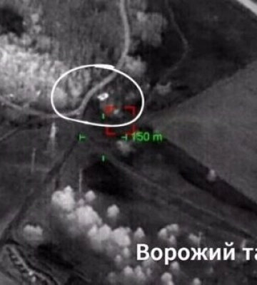 Турецький Bayraktar корегує вогонь з HIMARS по ворожій техніці на Херсонщині. ВIДЕО