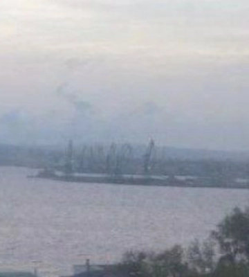 В Керчи раздались взрывы, Севастопольская бухта в дыму: видео