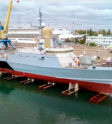 Кримський міст закрили димовою завісою, у Керчі - вибухи в районі суднобудівного заводу