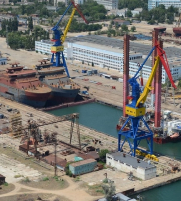 міноборони рф підтвердило, що на заводі у Керчі пошкоджено російський військовий корабель