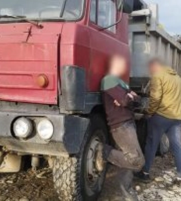 Прикордонники зупинили видобуток корисних копалин