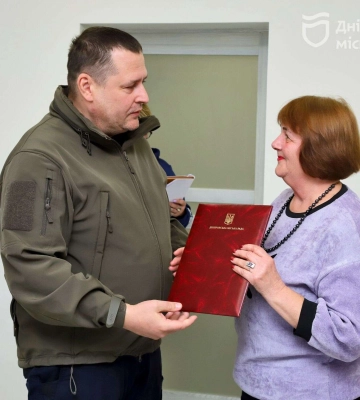 Мер Кам’янського привітав соціальних працівників з їх професійним святом