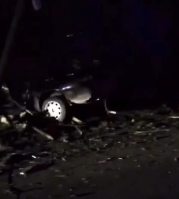 Зніс паркан та в‘їхав у стовп: на Волині водій авто втік з місця ДТП (відео)