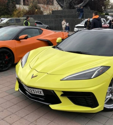 У Франківську проводять автовиставку на підтримку ЗСУ