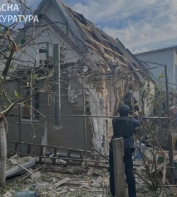 Армія РФ завдала чергового удару по Херсону: поранені четверо людей