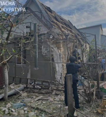 Армія РФ завдала чергового удару по Херсону: поранені четверо людей