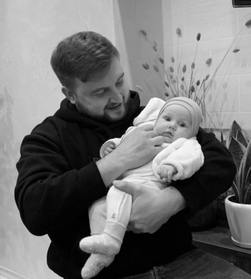 &quot;История украинской семьи&quot;: на войне погиб мужчина, семью которого убила ракета РФ в Одессе