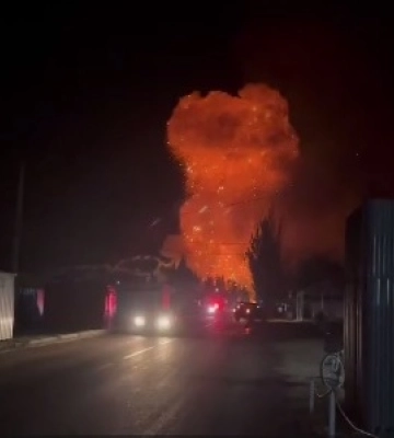 “Бавовна” біля окупованого Маріуполя. Горить склад БК — ЗМІ