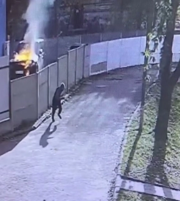 Поліцейські Львівщини затримали підозрюваного у підпалі автомобіля «Range Rover» (ВІДЕО)