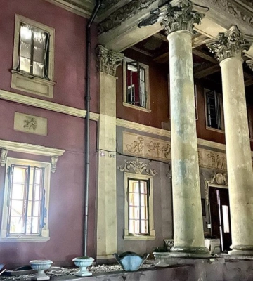 У будівлі Художнього музею пошкоджено стіни та вибито вікна