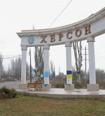 В Херсоне из-за ночных обстрелов поврежден 5-этажный дом