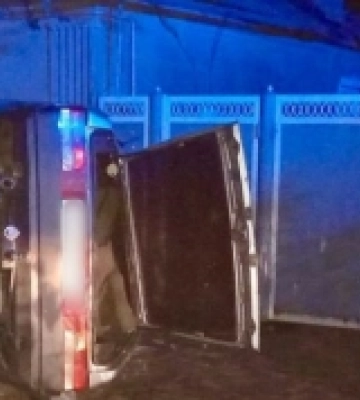 Автівка влетіла у будинок: у Рені сталася смертельна ДТП