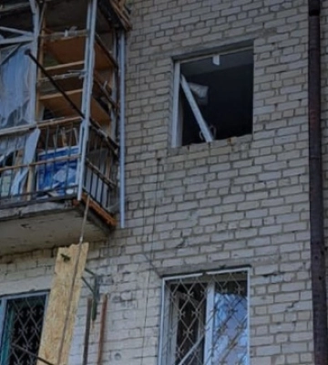 Наслідки ворожих обстрілів Херсону. ФОТОрепортаж