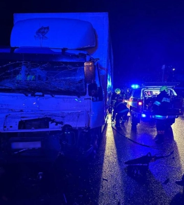 З понівеченого авто на Рівненщині дістали водія