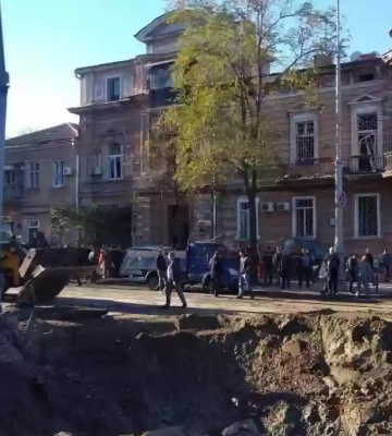 У будівлі Художнього музею пошкоджено стіни та вибито вікна