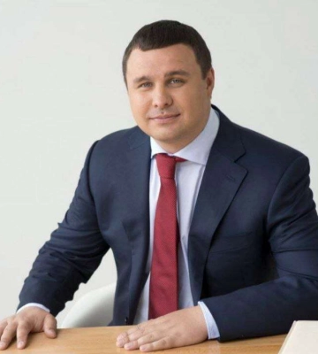 Суд відправив під домашній арешт екснардепа Максима Микитася