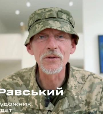 Військовий зі Львова виставив свої картини на аукціон, щоб зібрати кошти на дрони