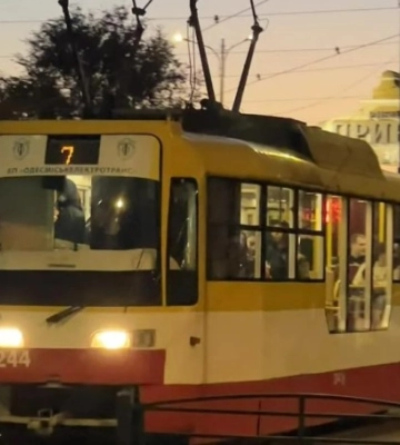 В Одесі через ракетний обстріл змінено рух деяких трамвайних маршрутів
