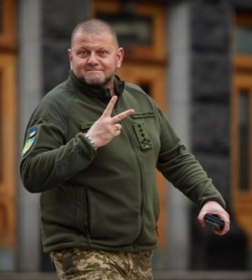 Головнокомандувач Залужний готує до захисту дисертацію: тема засекречена