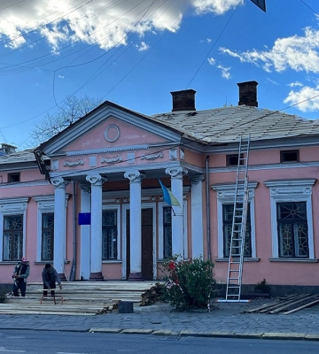 У Франківську ремонтують пам’ятку архітектури  тривають ремонті роботи