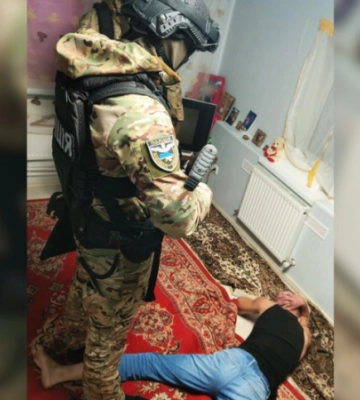 Заробляли на «торгівлі» автомобілями для ЗСУ: кіберполіцейські розкрили злочинну групу