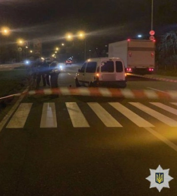 У Києві на блокпосту збили військову