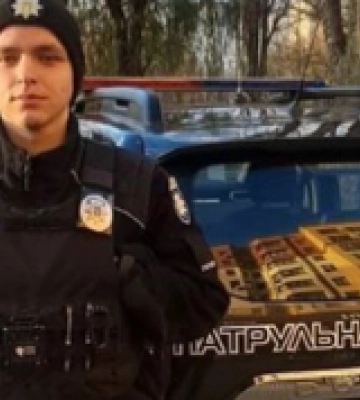 У Луцьку патрульний врятував чоловіка, який ледве не втопився