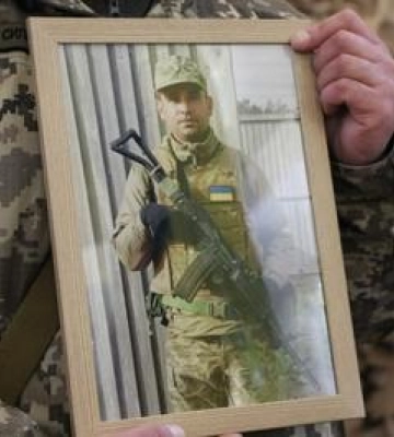 Полтавська громада провела в останню дорогу загиблого Героя Дмитра Лизенка