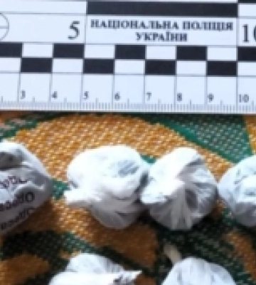 В Одесі викрили чоловіка, який передав своєму товаришу у СІЗО печиво з метадоном