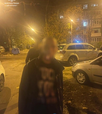 Одеса: злодії викрали у одесита непрацюючий автомобіль