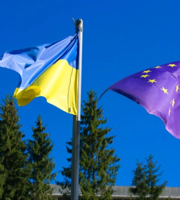 Еврокомиссия будет рекомендовать начать переговоры о вступлении Украины, но с условиями, - Bloomberg