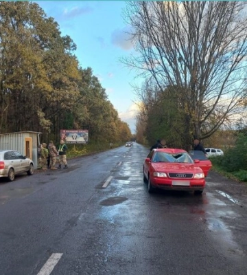 Перевіряв авто й потрапив під колеса: на Закарпатті збили прикордонника на блокпосту