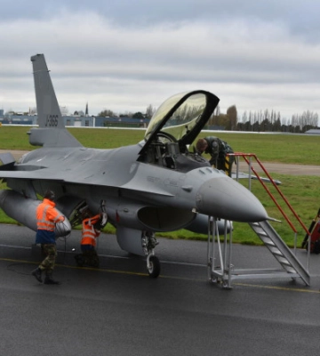 Пять F-16 из Нидерландов направляются в Румынию на обучение украинских пилотов