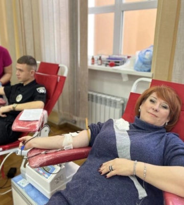 Медики у Львові поділилися своєю кров'ю з пацієнтами