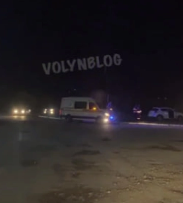 ДТП на околиці Луцька: легковик не пропустив «швидку». Відео