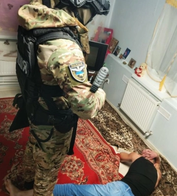 Кіберполіцейські викрили злочинну групу, яка заробляла на «продажі» автомобілів для ЗСУ
