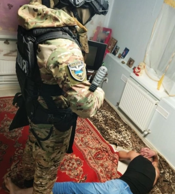 Кіберполіцейські викрили злочинну групу, яка заробляла на «продажі» автомобілів для ЗСУ