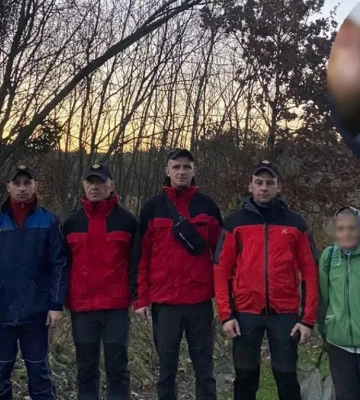 На Прикарпатті рятувальники розшукали заблукалу жінку, пішла у ліс по гриби і втратила орієнтування