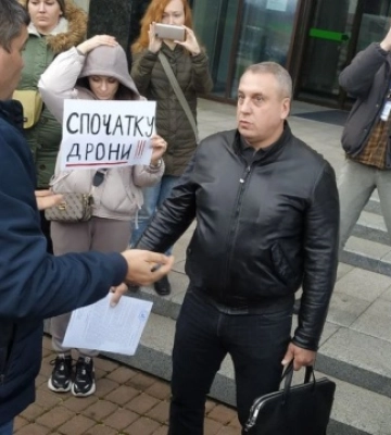 Під Волинською ОВА проходить акція «Спочатку дрони - потім стадіони»