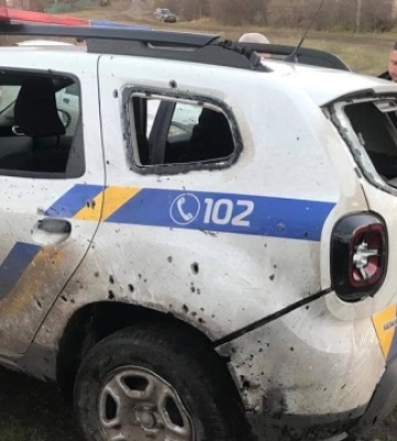 Росіяни вдарили з безпілотника по автомобілю поліції на Харківщині
