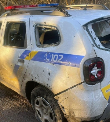 Росіяни з безпілотника обстріляли авто поліціянтів на Харківщині