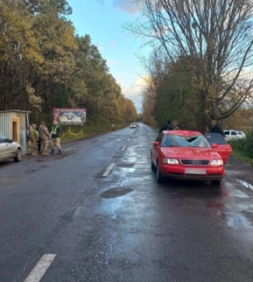 На Закарпатті водій збив прикордонника на блокпосту. ФОТО