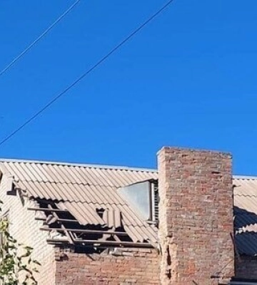 У Нікополі на Дніпропетровщині внаслідок обстрілів поранено жінку: Росіяни атакували артилерією та БПЛА. ФОТОрепортаж