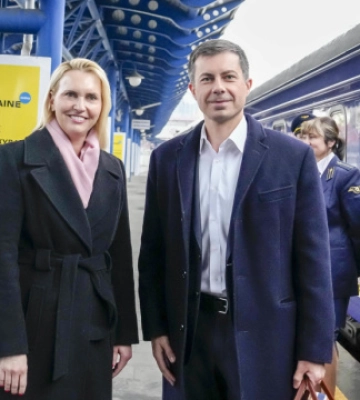 До Києва прибув міністр транспорту США