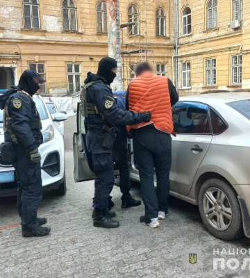 Помстився: у Луцьку через ревнощі чоловік підпалив авто