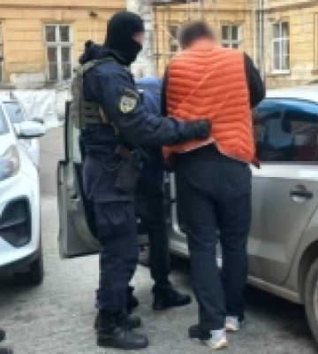 У Луцьку два брати через ревнощі підпалили чоловікові автомобіль