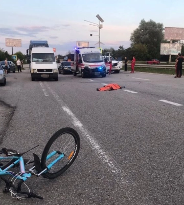 У передмісті Харкова поліцейський насмерть збив 15-річну дівчинку