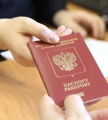 У Мелітополі російський паспорт видають разом із повісткою - мер