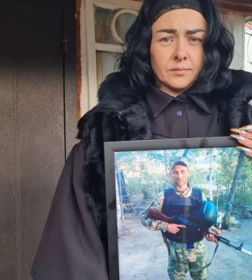 На Житомирщині рідним для поховання привезли тіло іншого військового