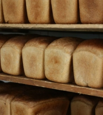 На Луганщині у звільнені від росіян села завезли продукти й речі першої необхідності